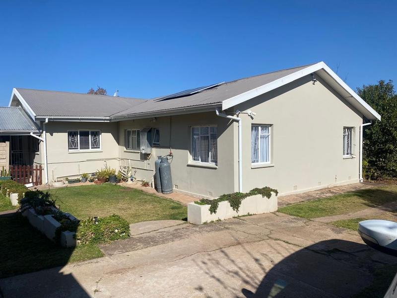 4 Bedroom Property for Sale in Bergsig Eastern Cape